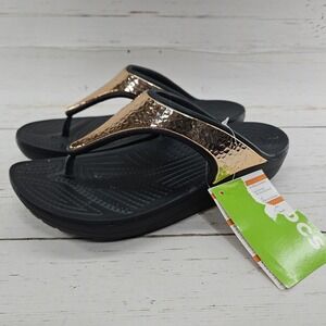 Crocs Sloane Hammered Womens 9 Rose Gold Flip Flop Casual Slip On Thong Sandals
